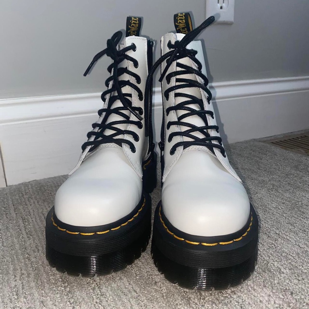 SOLD Platform Jaden Dr. Martens (white)